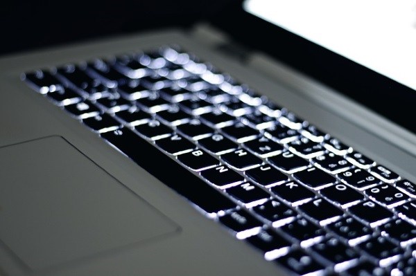 Disable MacBook Trackpad